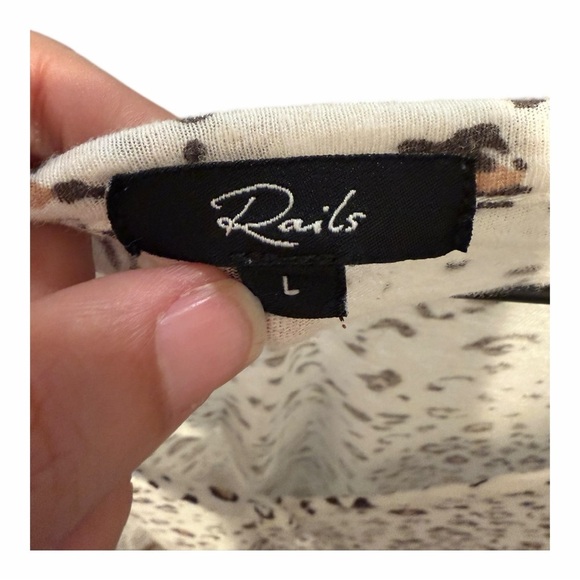 Rails Leopard Print Linen Blend Henley Button Front Long Sleeve Top – Size L - Picture 6 of 9